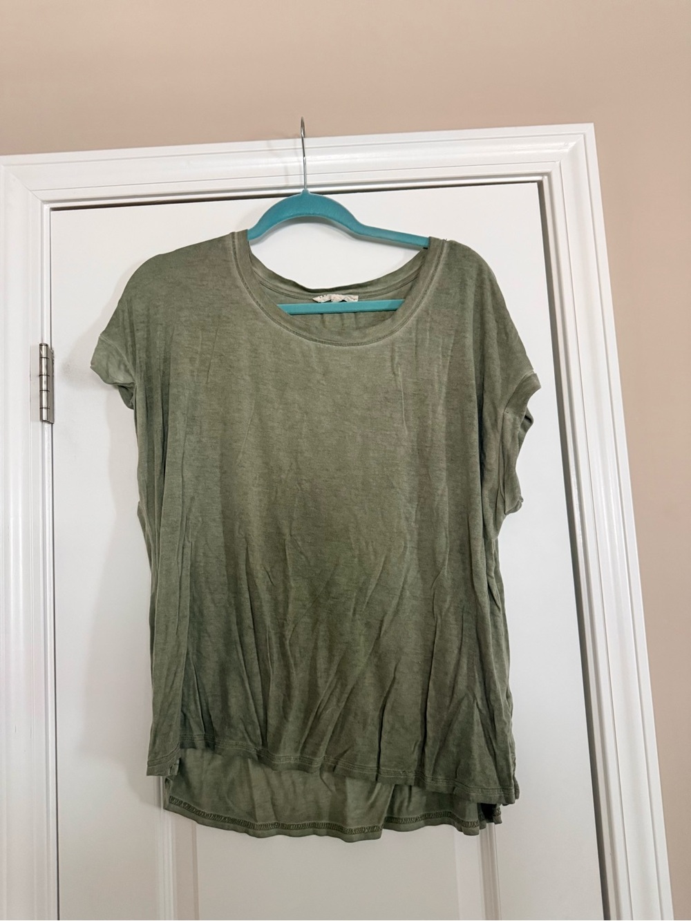 Relaxed Olive Green Women’s Short Sleeve Top